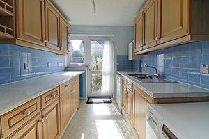 Kitchen- click for photo gallery